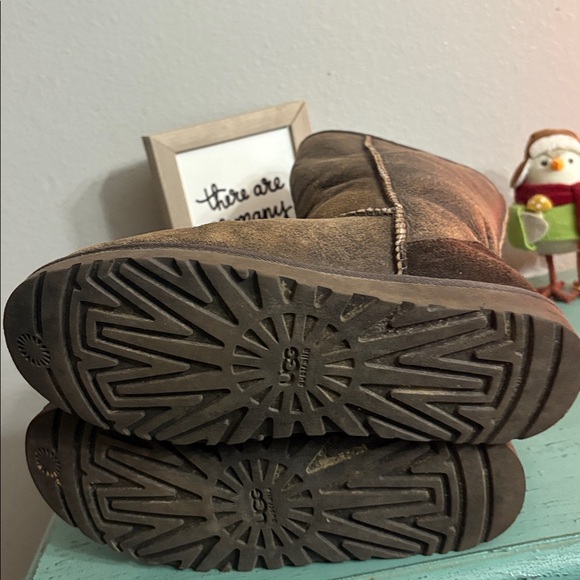 UGG Dark Brown Sheepskin Boots SZ 9 box 148 - Picture 5 of 6